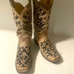 Corral embroidered black glitter boots